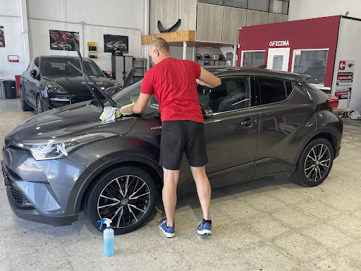 Oasis Auto Car Wash & Detailing Logo