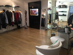 Photo n°1 de Oro Nero à Corte (Magasin de vêtements pour hommes)