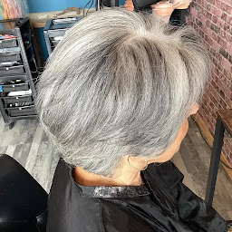 Photo n°18 de Les ciseaux de mathilde à La Teste-de-Buch (Salon de coiffure)