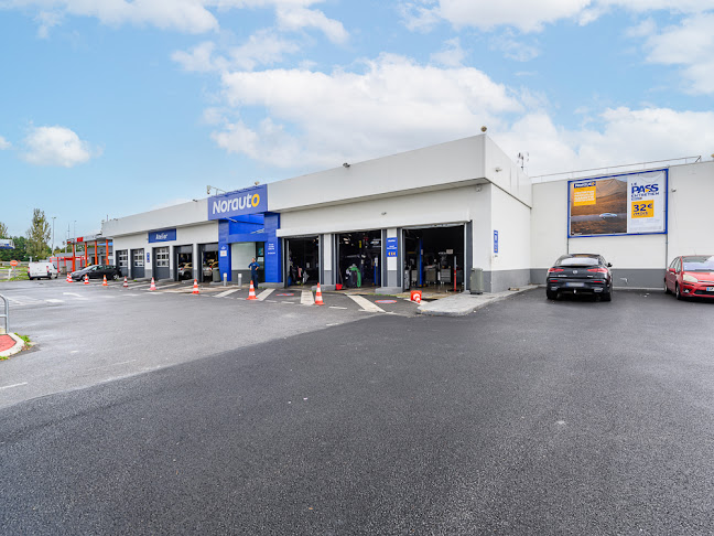 Centre Commercial Beau Sevran, Parking, Av. Martin Luther King, 93270 Sevran, France