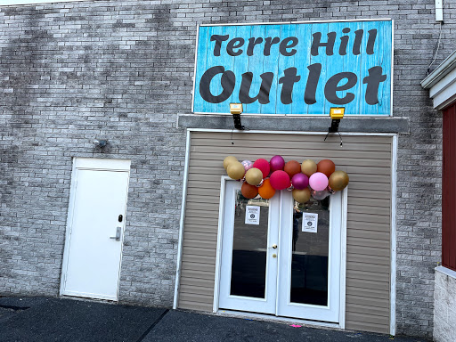 Terre Hill Outlet