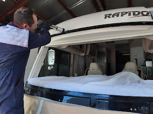 Photo n°4 de Carrosserie Pierre Cyril à L'Argentière-la-Bessée (Atelier de carrosserie automobile)
