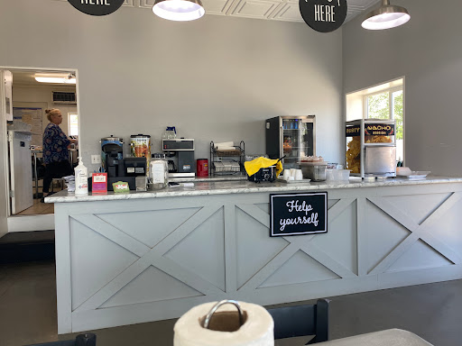 Lucy's Kitchen - Visual
