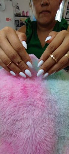 Artemisa (Manicure/Pedicure)