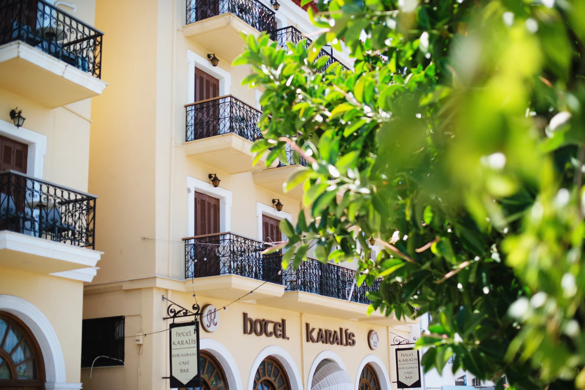 Karalis City Hotel