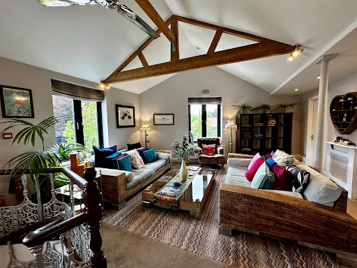 ESSE Retail & Therapy