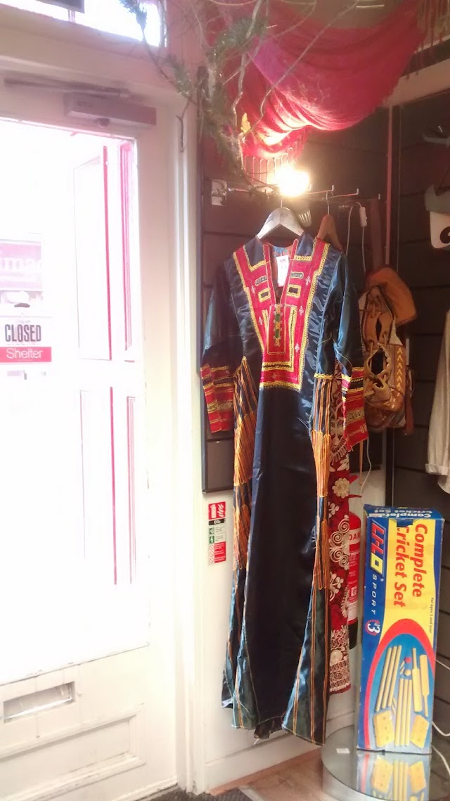 Shelter charity shop (Edinburgh - Nicolson)