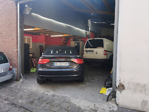 Photo n°4 de HDAUTMOBILE à Saint-Denis (Mécanicien de carrosserie automobile)