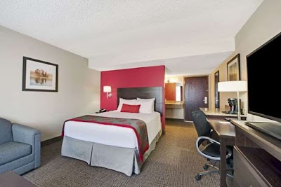 Ramada by Wyndham Columbus Hotel & Conference Center