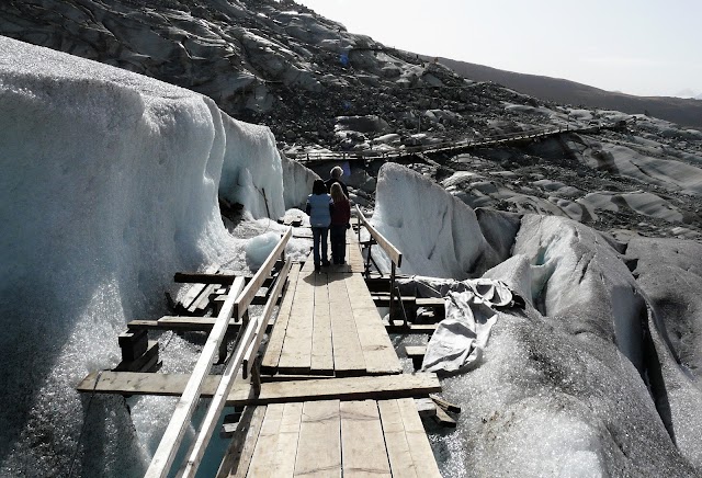 Grotte de Glace, Glacier du Rhône