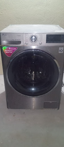 Specialist in repair all types of washing machines at your door atep post image