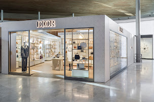 Photo n°24 de DIOR Roissy T2E Hall K à Roissy-en-France (Magasin de vêtements pour femmes)
