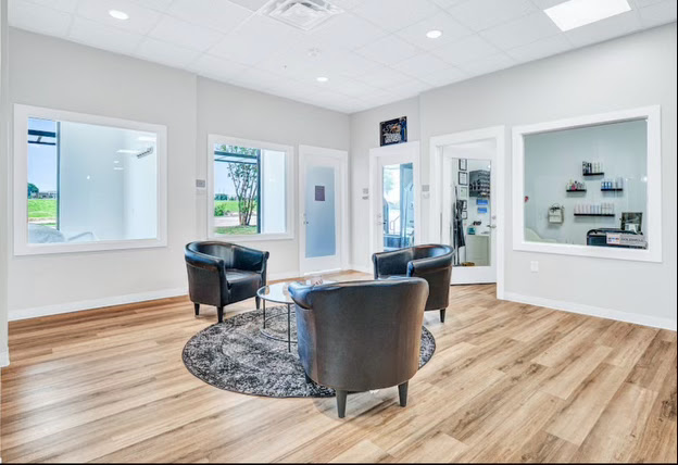 Rey’s Hair Salon by null