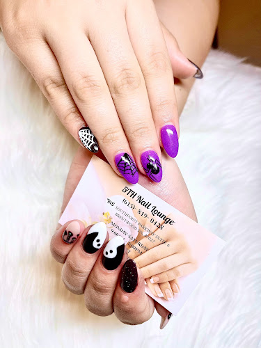 5Th Nail Lounge interior view