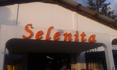 Photos of Selenita