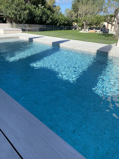 Photo de LMB Construction | Constructions BTP spécialisées dans le neuf : fondation, maison, piscine, garage, terrasse, clôture à Solliès-Pont (83210)