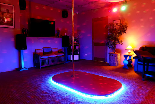FUN4TWO Swingers Club Sydney - Thumbnail