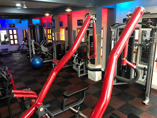 Cuts & Curves Fitness Studio