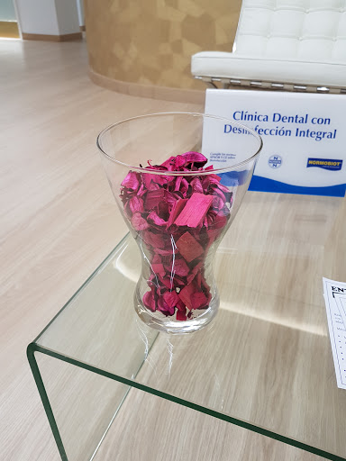 CLINICA DENTAL MENDOZA ARNAU - Thumbnail