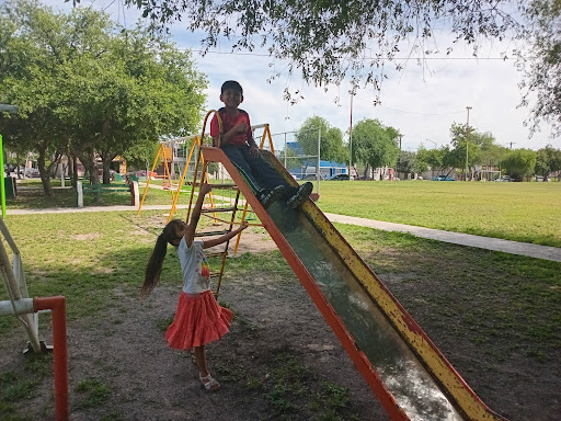 Valle de los Álamos Park - Thumbnail