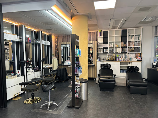 Golden scissor barbershop - Thumbnail