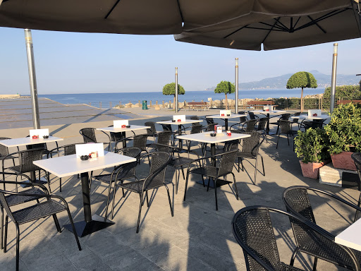 Dreams Cafeteria