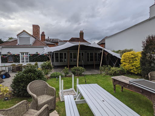 Englefield Green - Visual