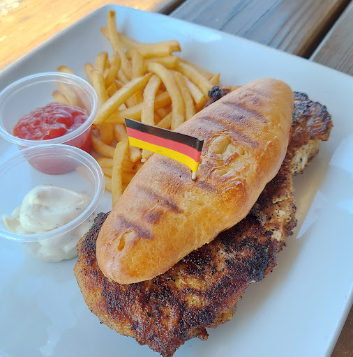 Tiny Schnitzel Haus - Visual