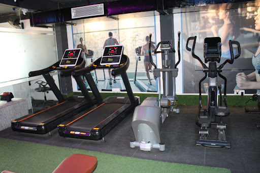 Friends fitness club