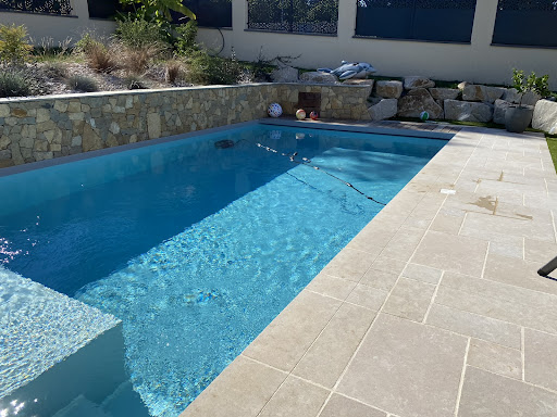 Photo de Entre Piscine et Jardins à Neulise (42590)