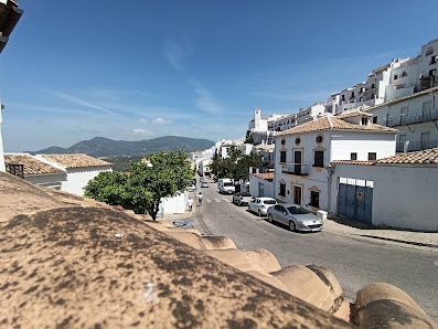 La Jarana Casa Hotel de Zahara de la Sierra C. Boquete San Juan, s/n, 11688 Zahara de la Sierra, Cádiz, España
