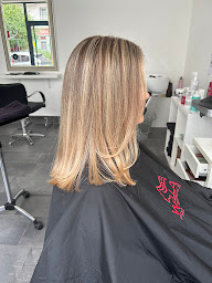 Photo n°20 de Design Hair Coiffure à Grenoble (Salon de coiffure)