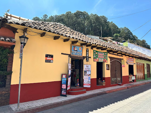 Escudo Jaguar Tours & Travel