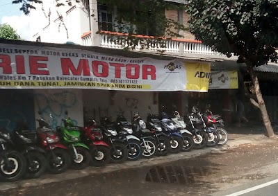 Photos of Arie Motor Pasekan