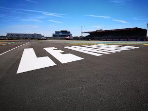 Photo n°3 de Esvia - Signalisation routière, Marquage au sol - Agence du Mans à Le Mans (Société de travaux publics)