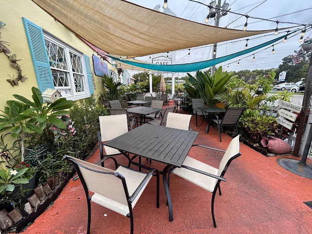 Belleair Cafe by null