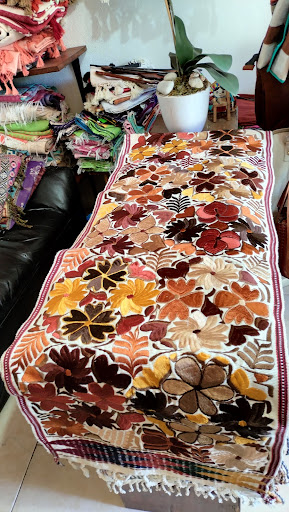 Raíces , textiles artesanales Gallery - Mexico