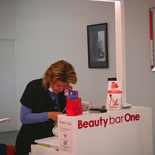 Numéro de téléphone de Centre esthétique Perpignan - Onglerie - Epilation Lumière Pulsée - Soin Visage & Peau - Préssotherapie (66) / Pollestres