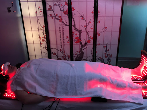 Enlighten Red Light Therapy Center