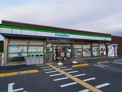 ファミリーマート 岩美町浦富店