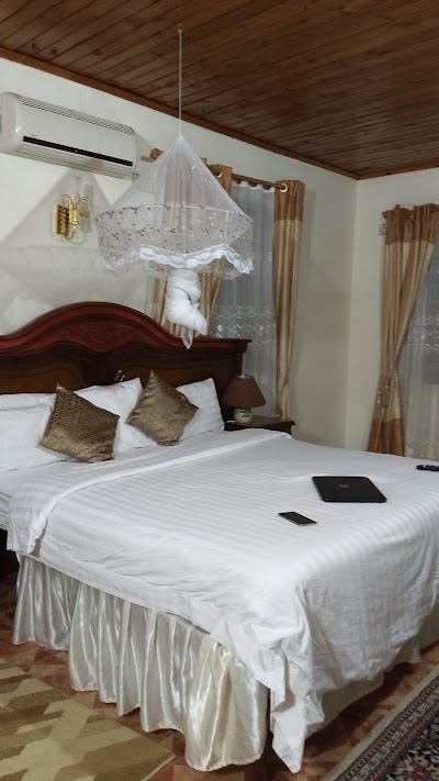 Photos of Titanic Lodge