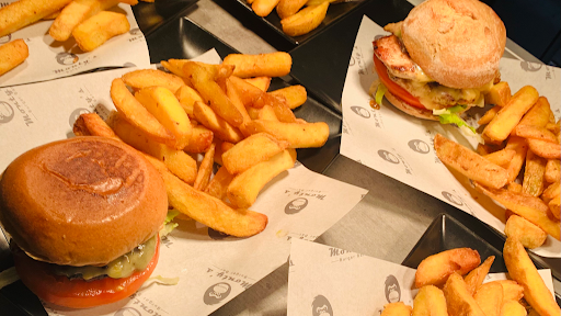 Monty's burger bar - Thumbnail