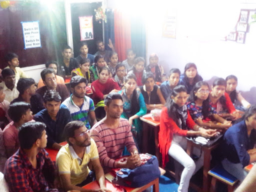 In friendship day - English Factory present an exciting orientation sessions by an expert languag… post image