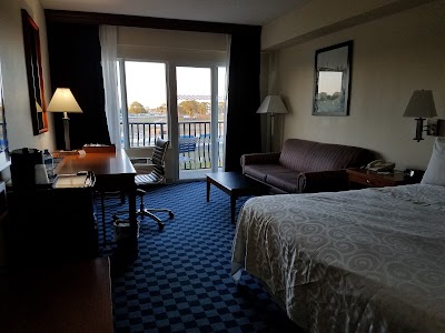 Photos of Ch&aring;teau &Eacute;lan Hotel & Conference Center