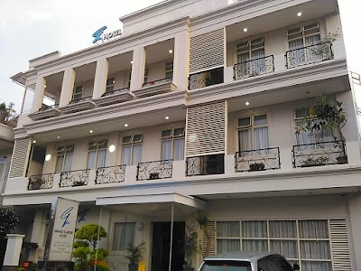 Photos of Grand Kartini Hotel