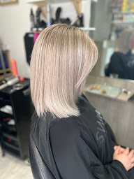 Photo n°4 de Laura coiffure 27 à Vexin-sur-Epte (Salon de coiffure)