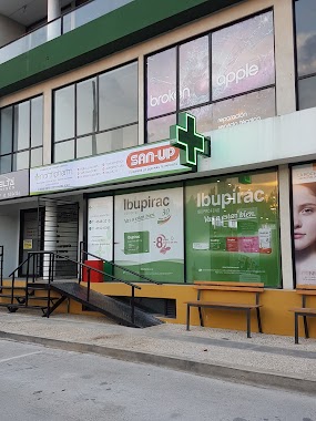 Farmacia Y Perfumeria Northpharm (Euskal Herria Plaza), Author: claudio fullin