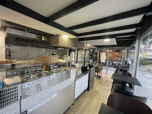 Photo 1 - Le Burger Royal