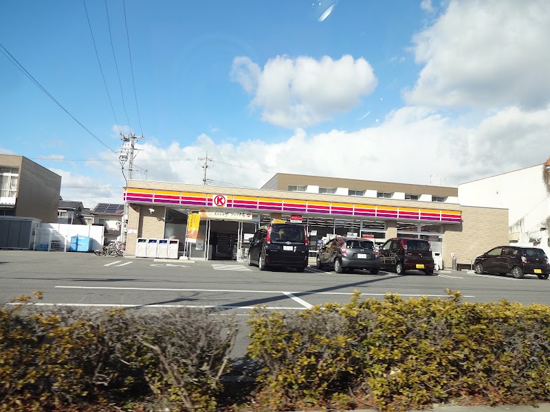ファミリーマート 岡崎上里二丁目店 愛知県岡崎市上里 コンビニエンスストア コンビニエンスストア グルコミ