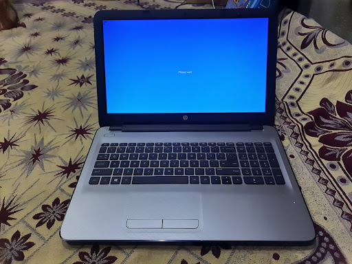 New Condition Hp 7th Generation A8,( Equalent to Core i3) 4gb Ram.1tb hdd. Windows 10 Licenced.